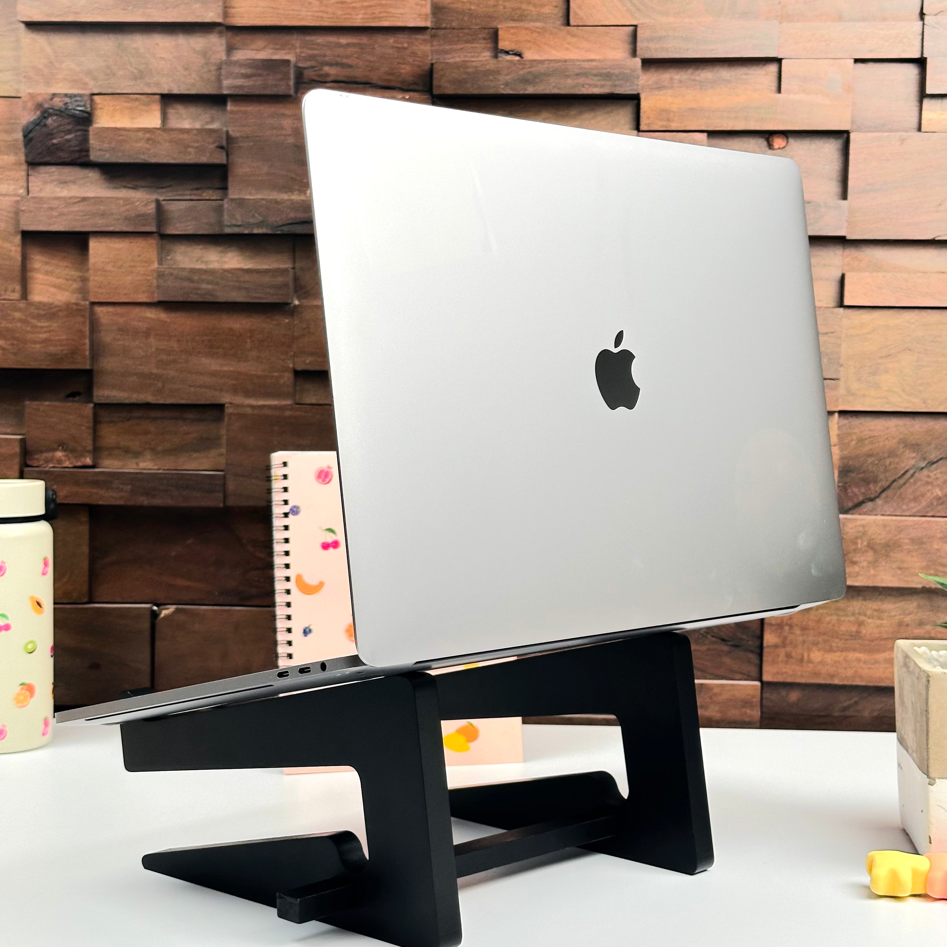 2019 Apple MacBook Pro 15-inch 2.6GHz 6-Core i7 (Touch Bar, 16GB RAM, 256GB SSD, Space Gray) - Pre Owned / 3 Month Warranty - Mac Shack
