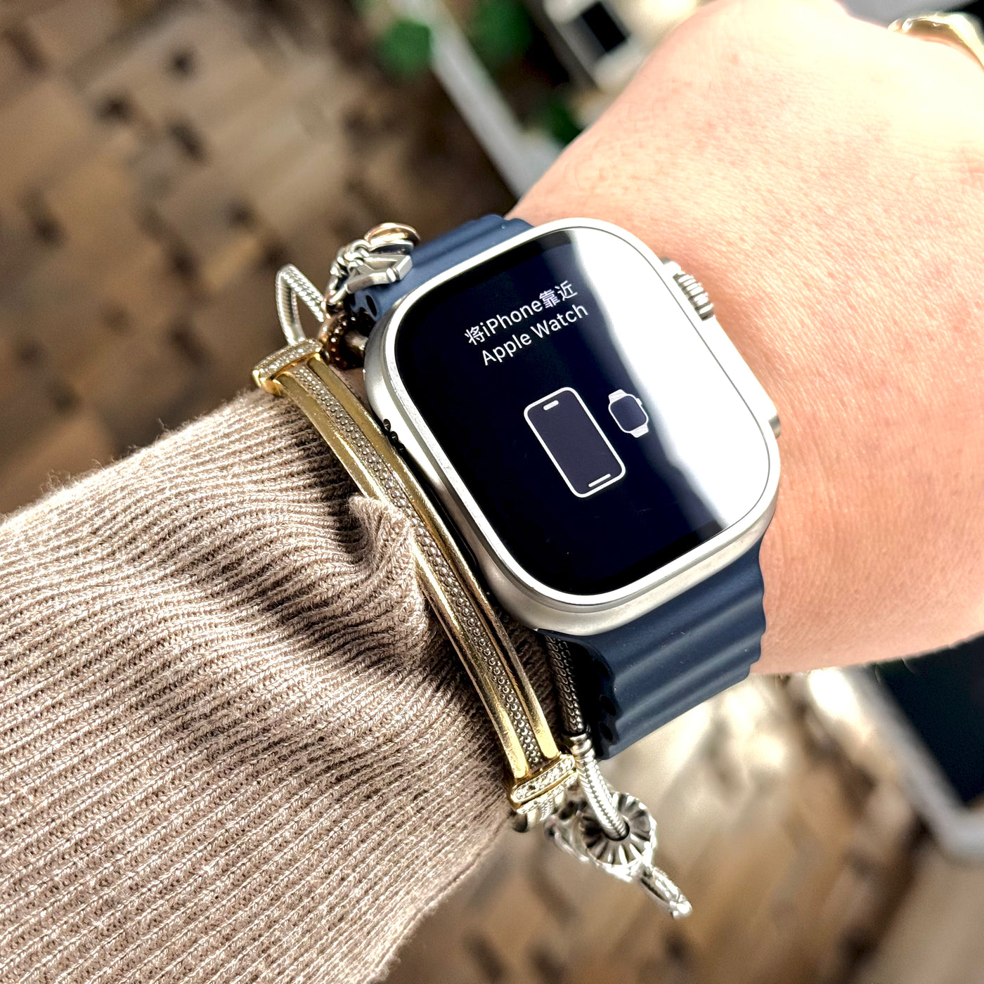 Apple Watch Ultra 2 49mm Titanium Cellular (2023) - Pre-Owned