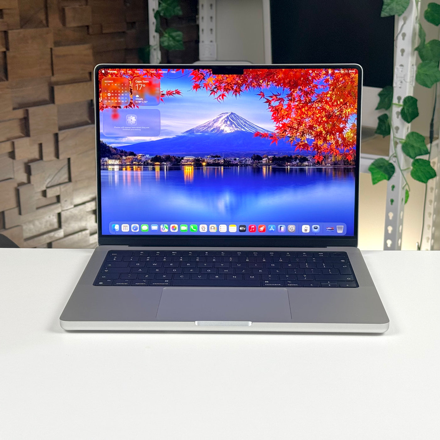 Demo MacBook Pro 14-inch M4 Pro Silver, open, front view - Mac Shack
