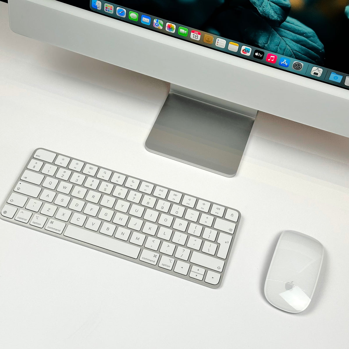 2024 Apple iMac 24-Inch M4 8-Core CPU, 8-Core GPU (4.5K Retina, 16GB Unified RAM, 256GB SSD, Silver) - Pre Owned / Apple Limited Warranty - Mac Shack