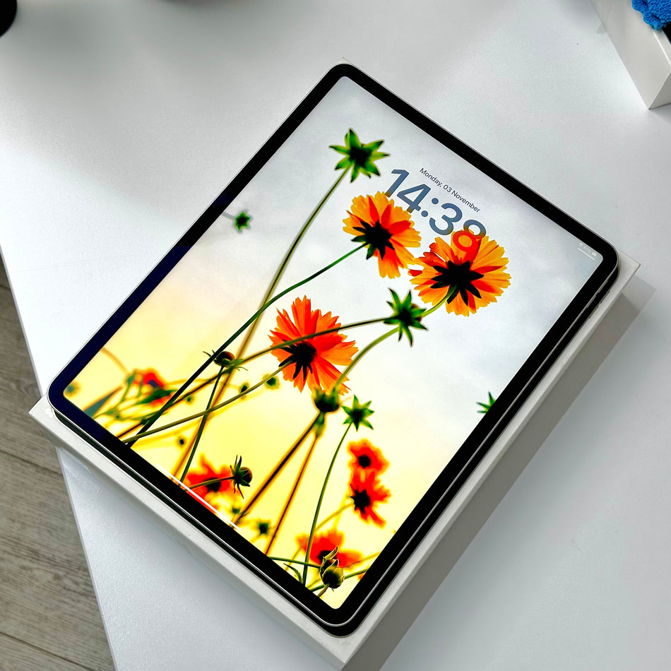 iPad Air 13" M2 128GB Wifi Starlight (2024) + Smart Folio Keyboard - Demo