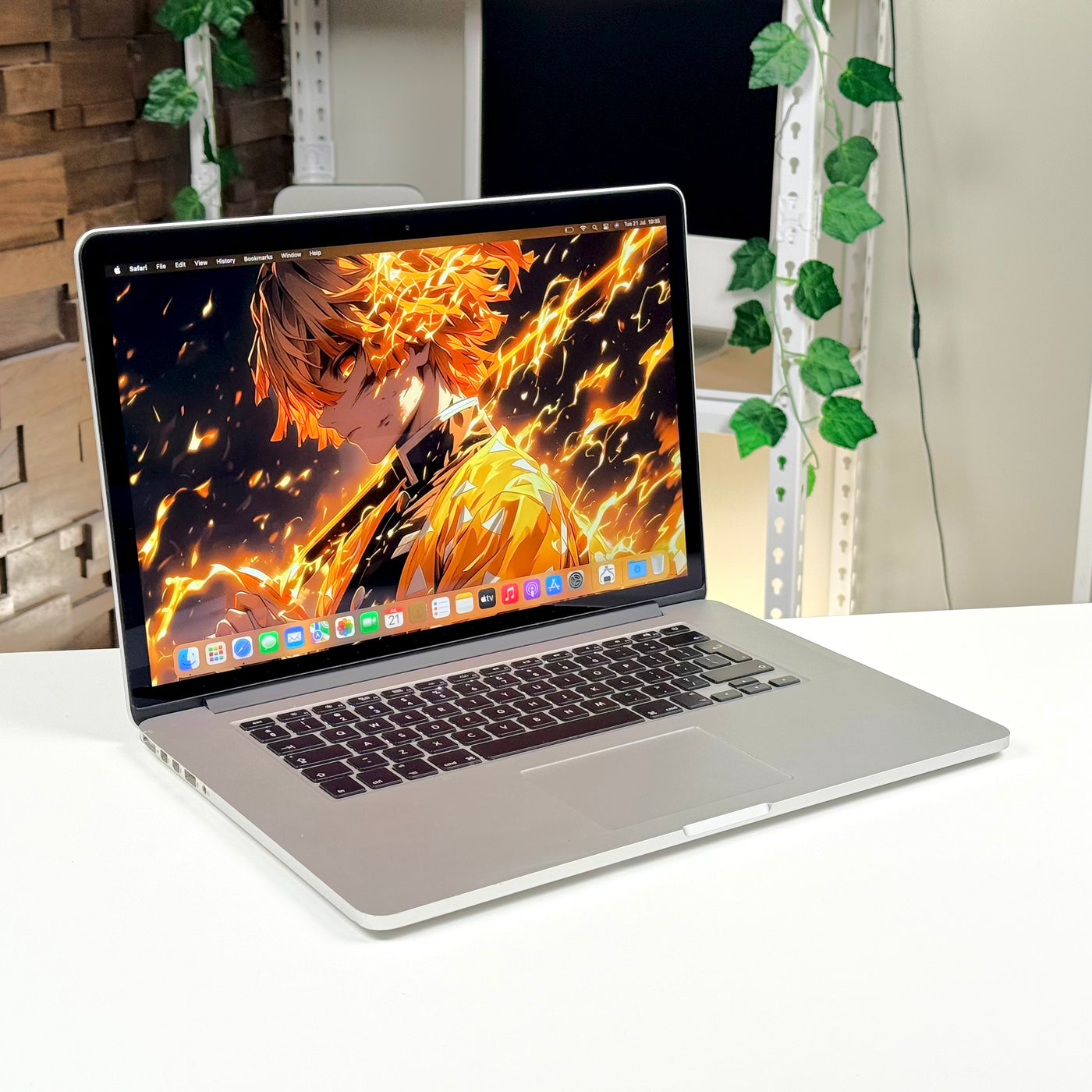 MacBook Pro 15" Intel Core i7 16GB 256GB Silver (2015) - Pre-Owned