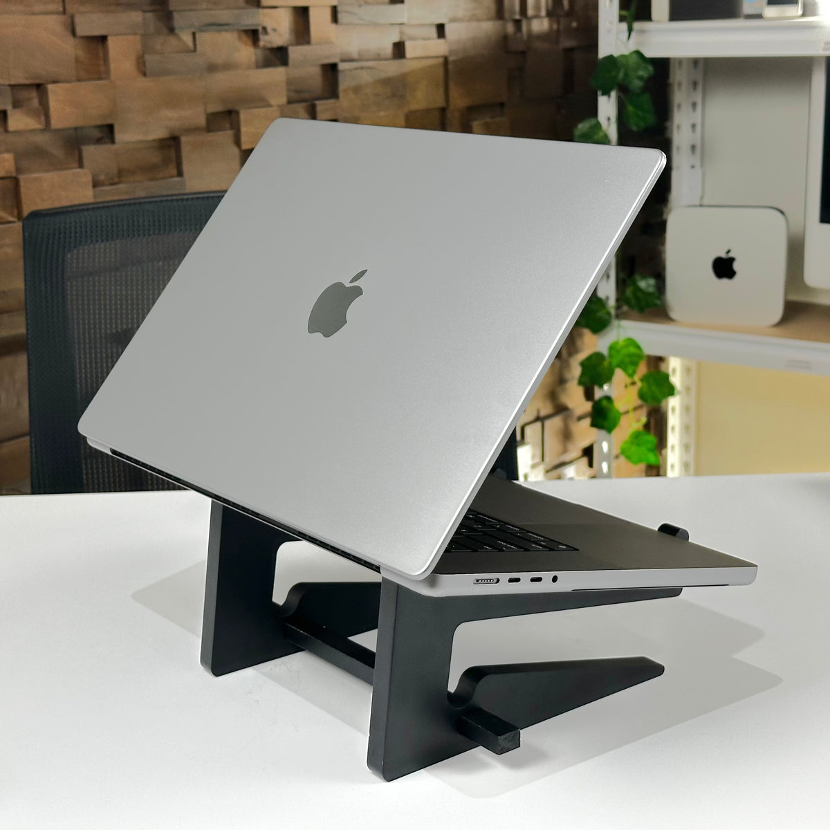 MacBook Pro 16-inch M2 Max 32GB 1TB Space Gray (2023) - Pre-Owned - Mac Shack