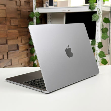 Mac Book Air 13インチ 0991929E-A86B-47AD-BEC8-