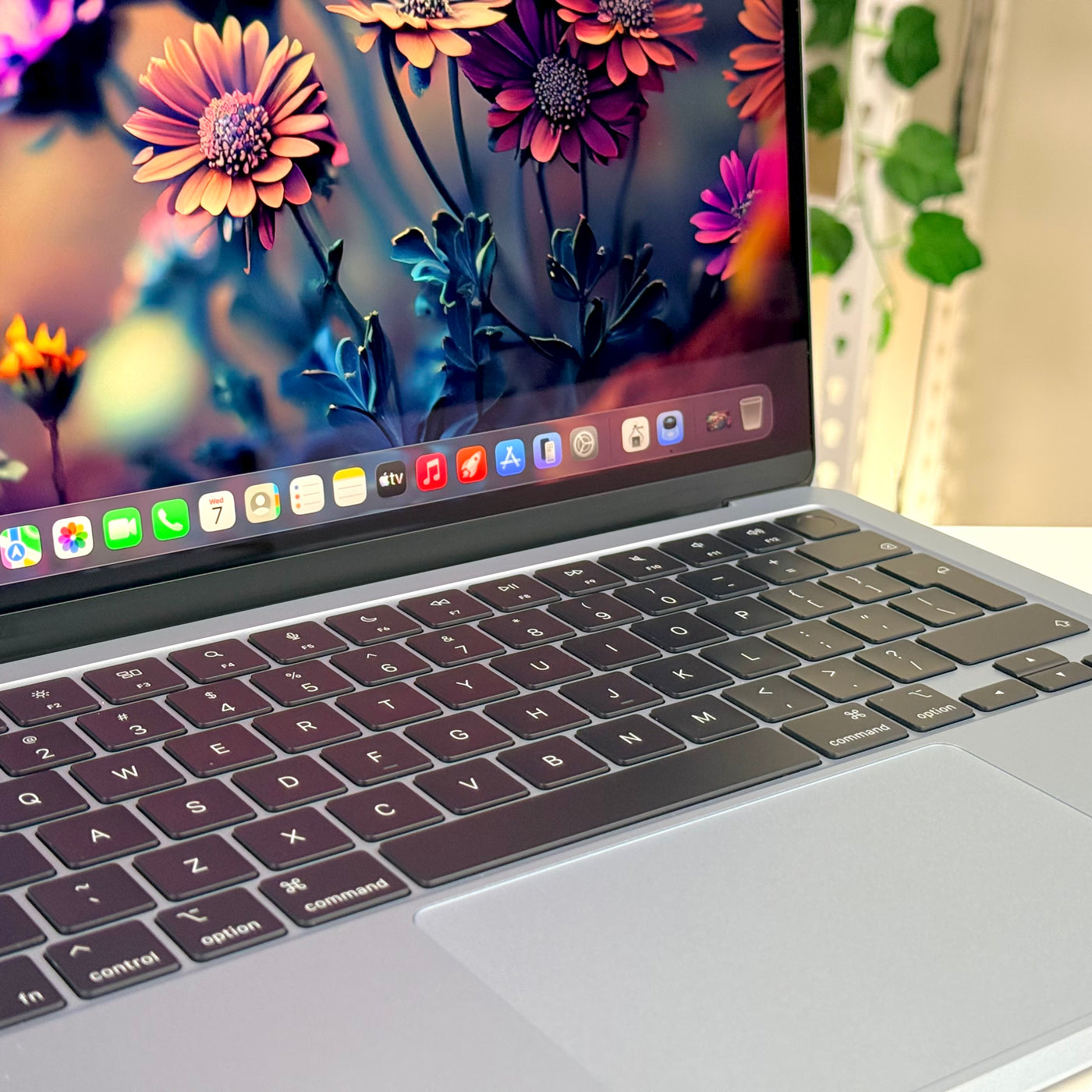 MacBook Air 13" M4 16GB 256GB Sky Blue (2025) - Pre-Owned