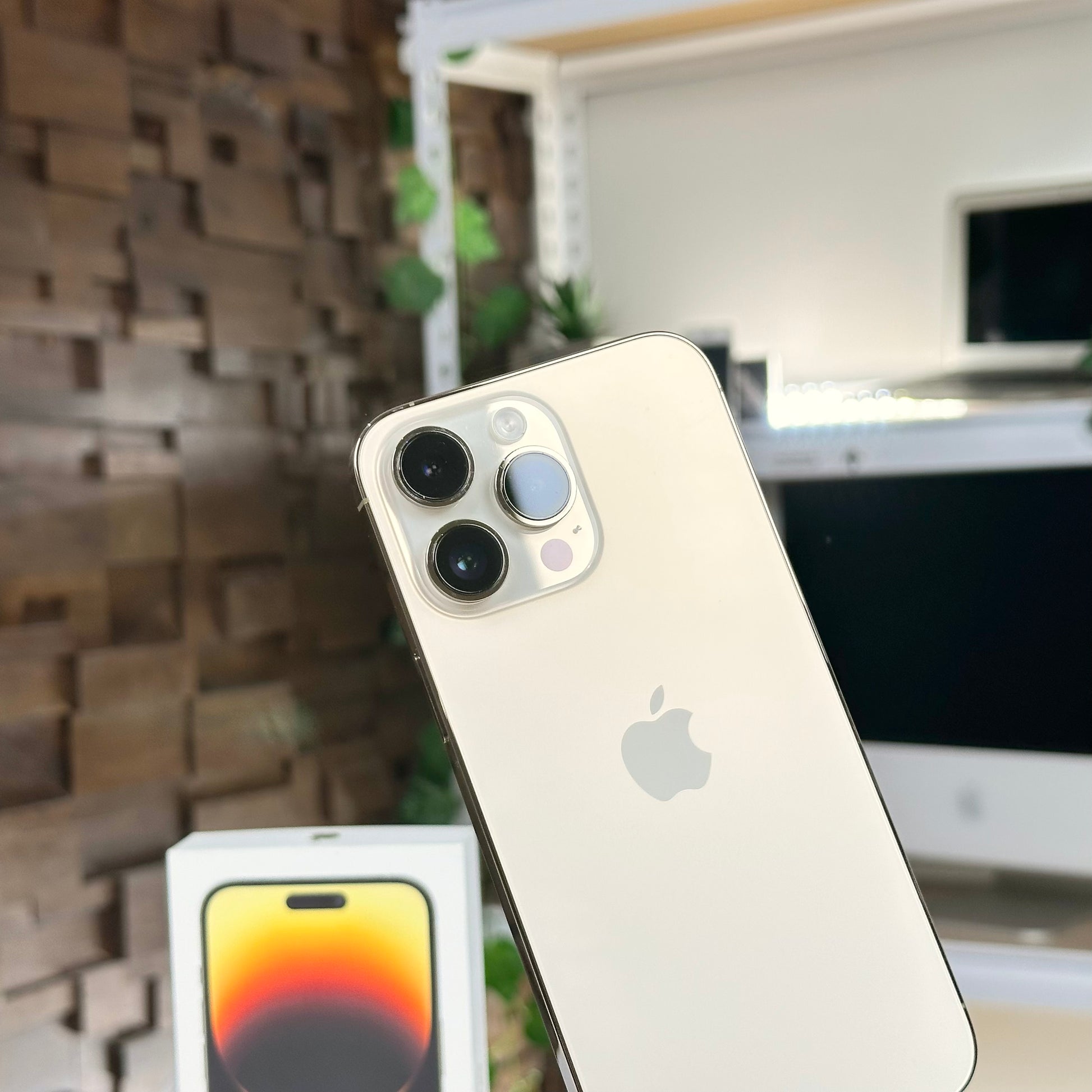 iPhone 14 Pro Max 256GB Gold – Pre-Owned Mac Shack iPhone 14 Pro Max 256GB Gold – Pre-Owned Mac Shack