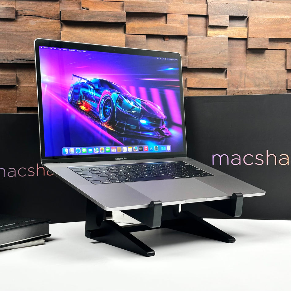 MacBook Pro 15" Intel Core i7 16GB 256GB Space Gray (2018) - Pre-Owned