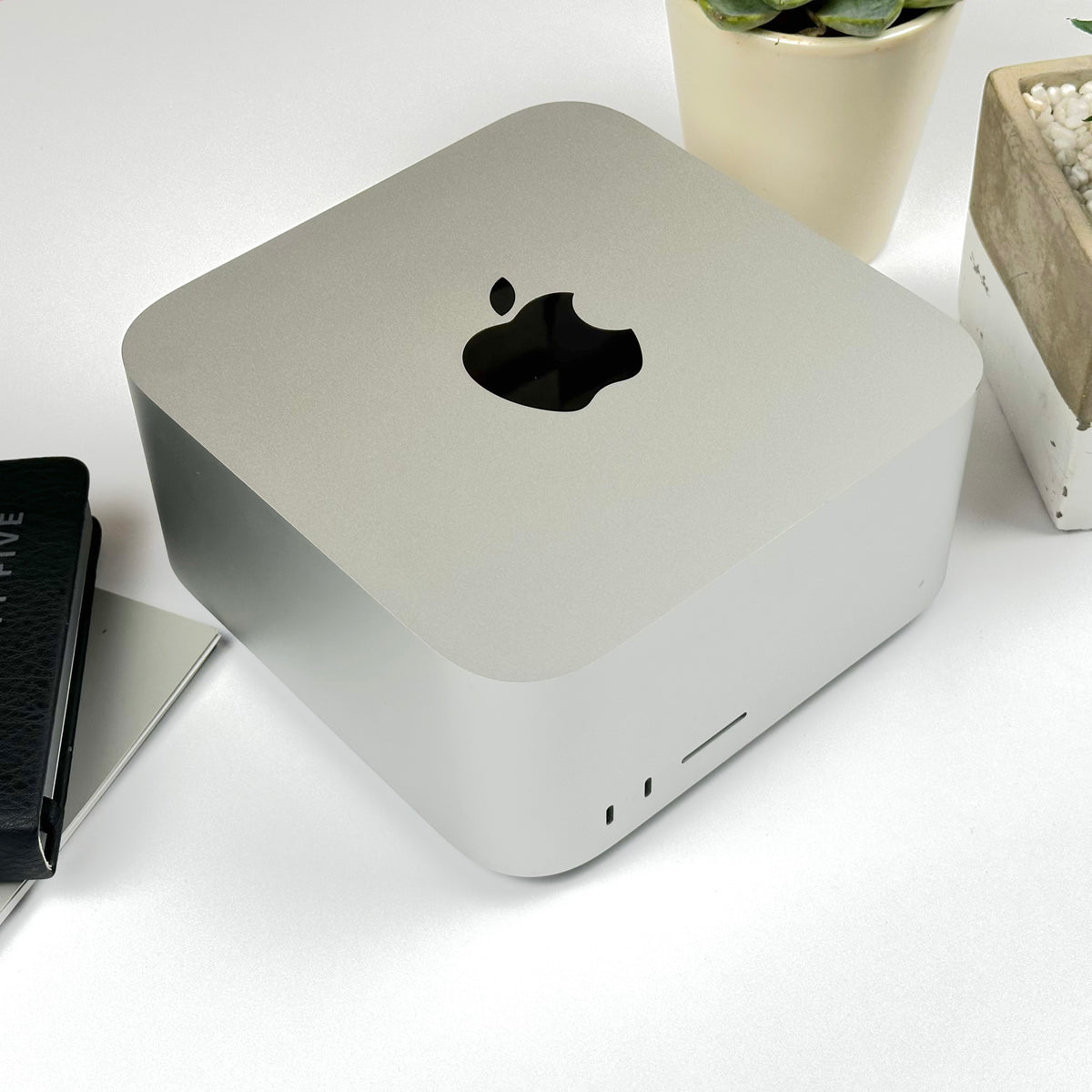 2022 Apple Mac Studio M1 Max 10-Core CPU, 24-Core GPU (32GB RAM, 512GB SSD, Silver) - Pre Owned / 3 Month Warranty - Mac Shack