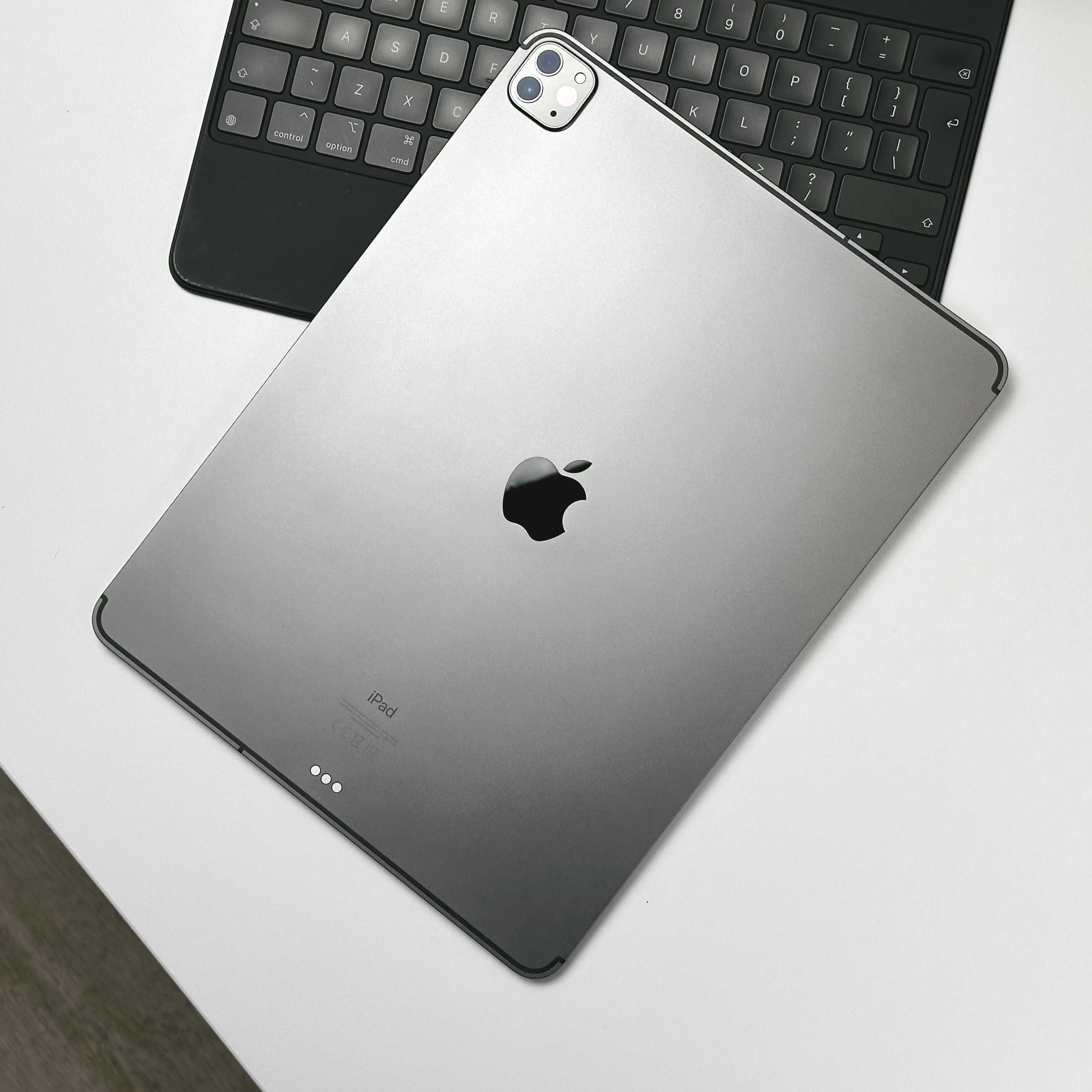 Combo Deal 2020 12.9-inch Apple iPad Pro 4th Gen (1TB, Wifi & Cellular, Space Gray) + Apple Magic Keyboard - Pre Owned / 3 Month Warranty - Mac Shack