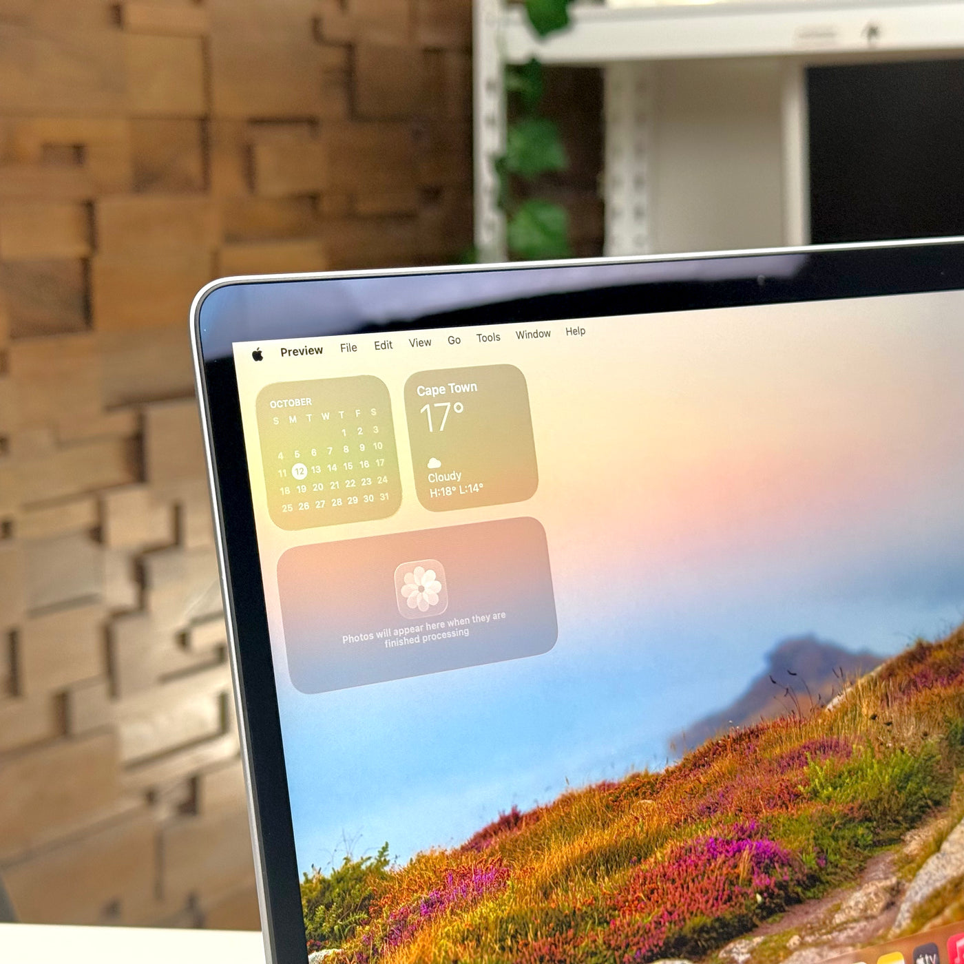 Close-up of the Retina display on a pre-owned MacBook Air 13-inch M1 Space Gray - Mac Shack