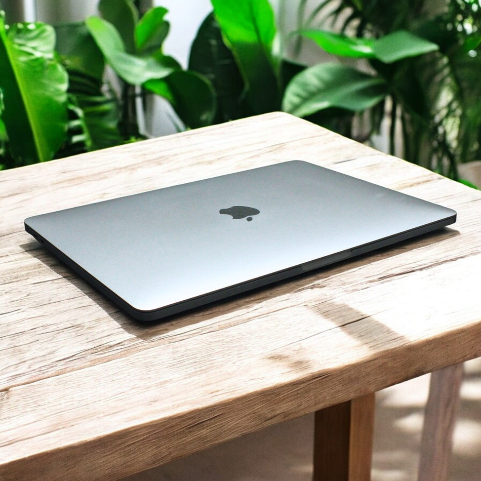 Custom Build 2020 Apple MacBook Pro 13-inch M1 8-Core CPU, 8-Core GPU (Touch Bar, 16GB Unified RAM, 256GB SSD, Space Gray) - Pre Owned / 3 Month Warranty