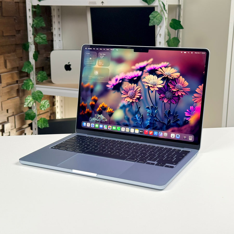 MacBook Air 13" M4 16GB 256GB Sky Blue (2025) - Pre-Owned