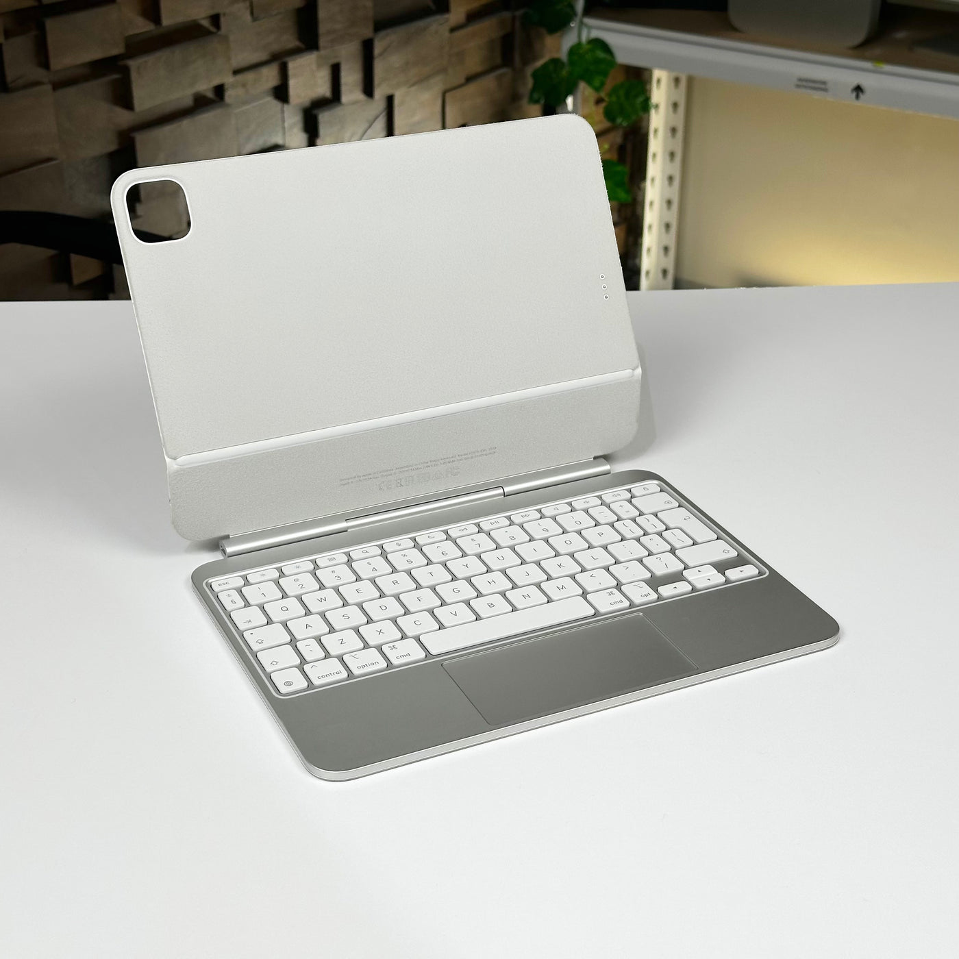 Apple iPad Pro 11-inch with Magic Keyboard White - Pre-Owned - Mac Shack