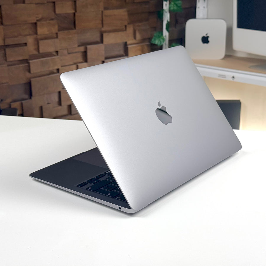MacBook Air 13" M1 8GB 256GB Space Gray (2020) - Pre-Owned