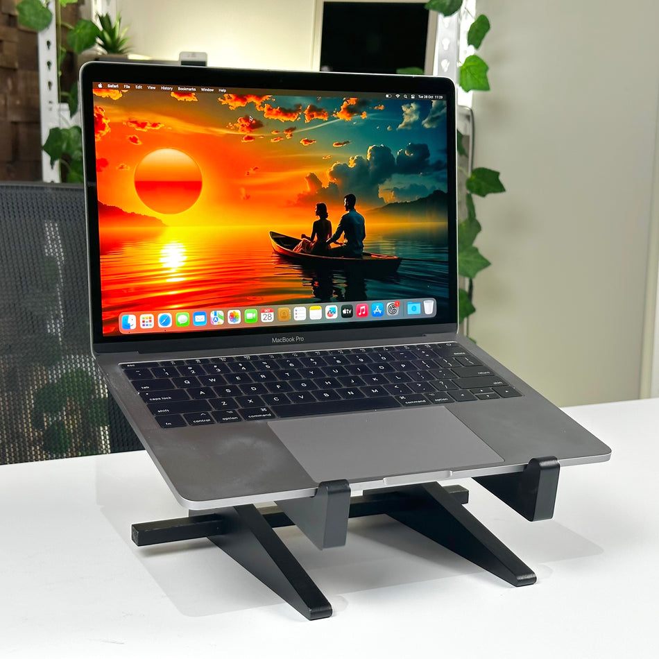 MacBook Pro 13" Intel Core i5 8GB 128GB Space Gray (2017) - Pre-Owned