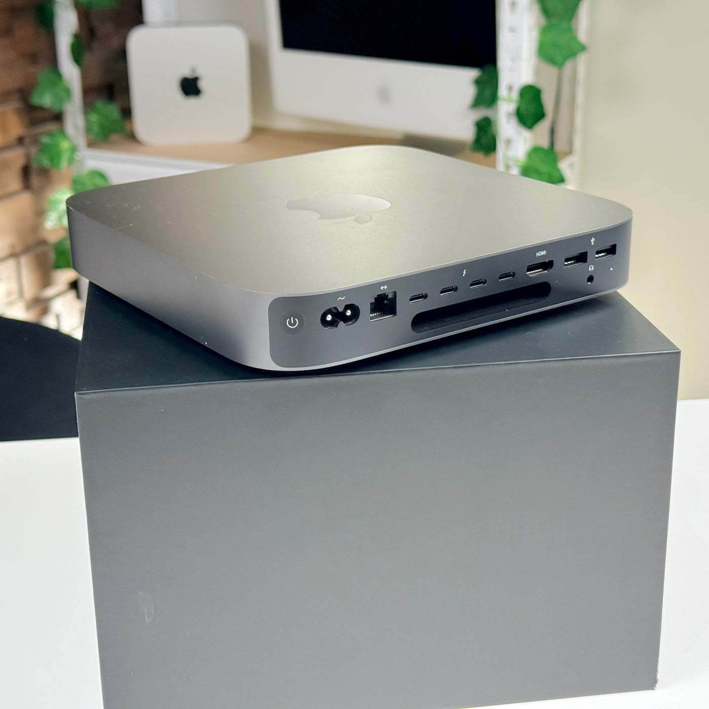 Mac mini Intel Core i3 16GB 256GB Space Gray (2018) - Pre-Owned