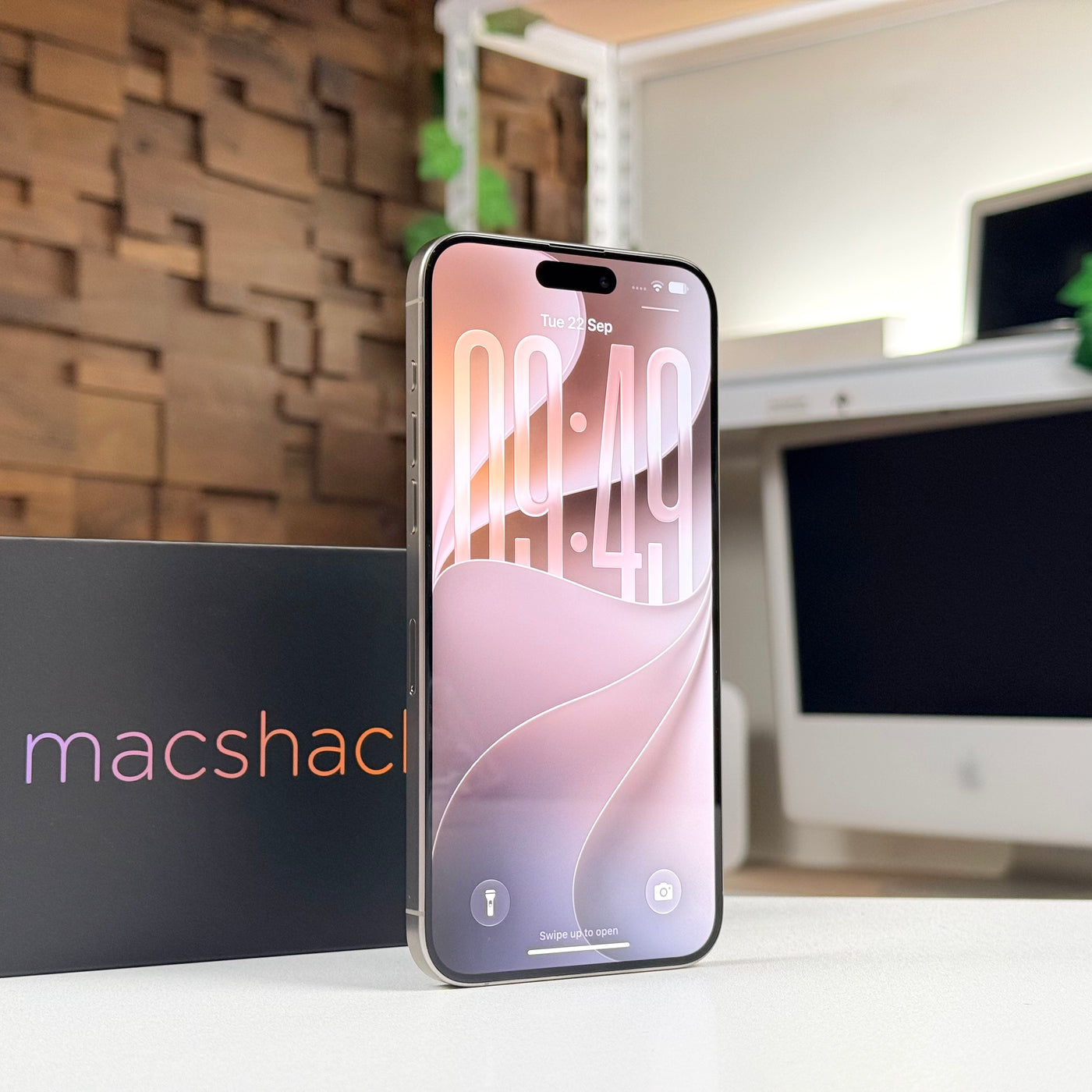 iPhone 15 Pro Max 512GB Natural Titanium (2023) - Pre-Owned