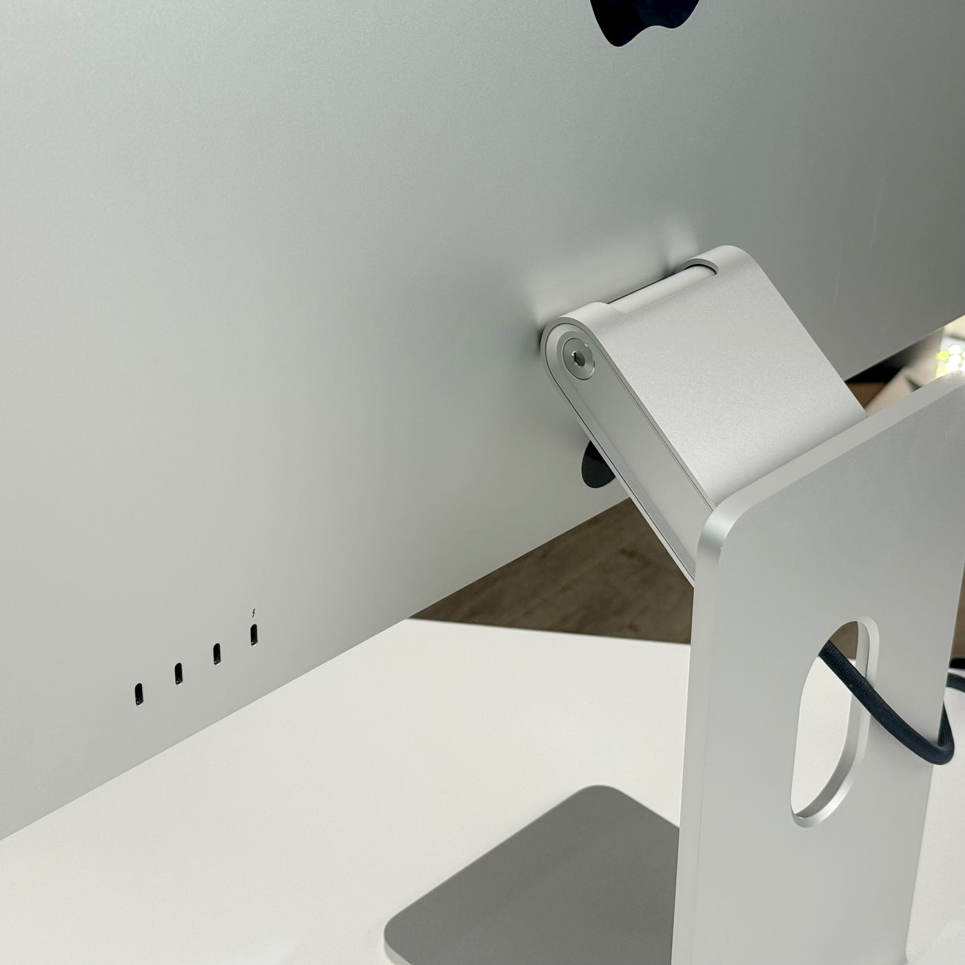 Apple Studio Display 27" Tilt & Height Adjustable Stand, Standard Glass (2022) – pre-owned, view 7