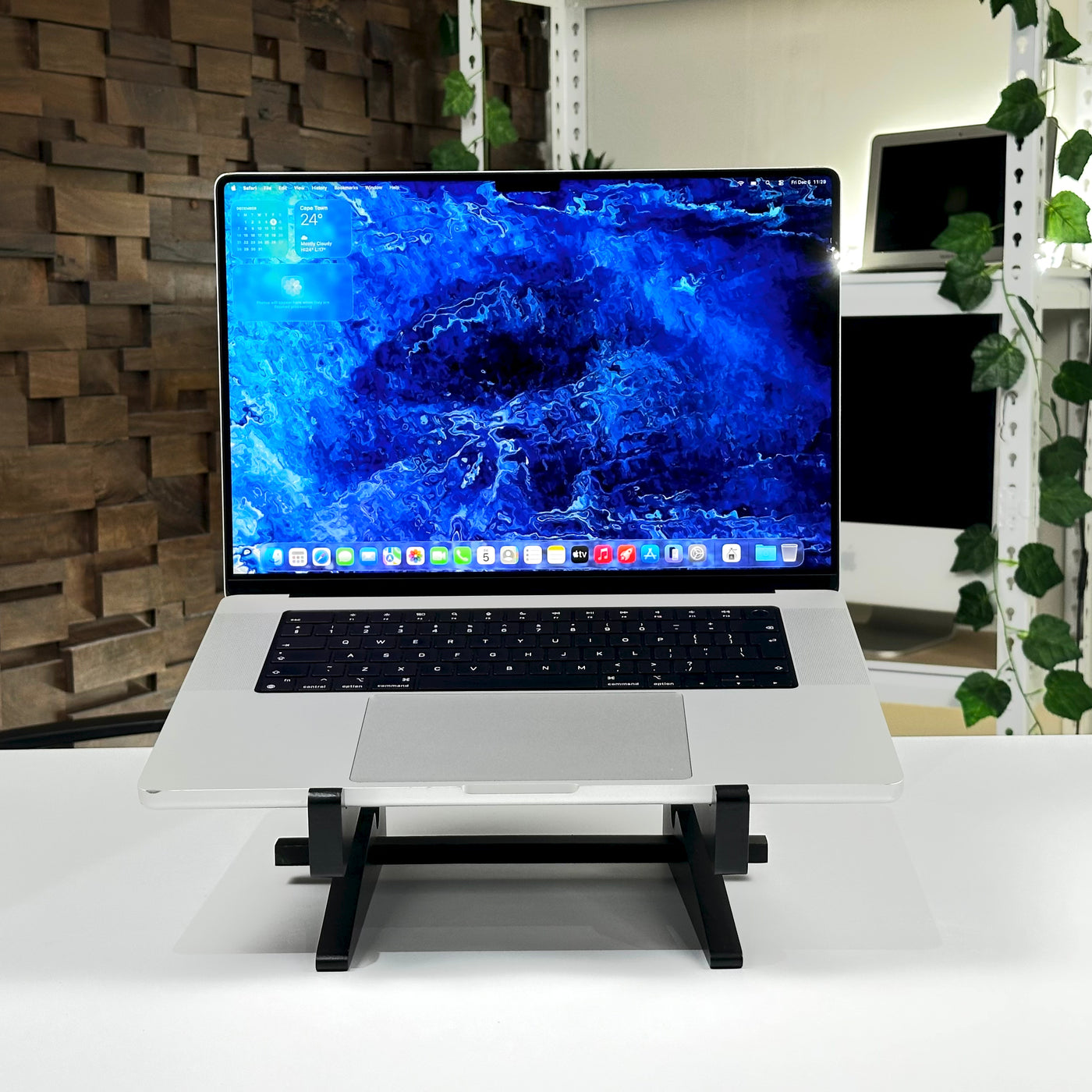 MacBook Pro 16-inch M2 Pro 16GB 512GB Silver (2023) - Pre-Owned - Mac Shack