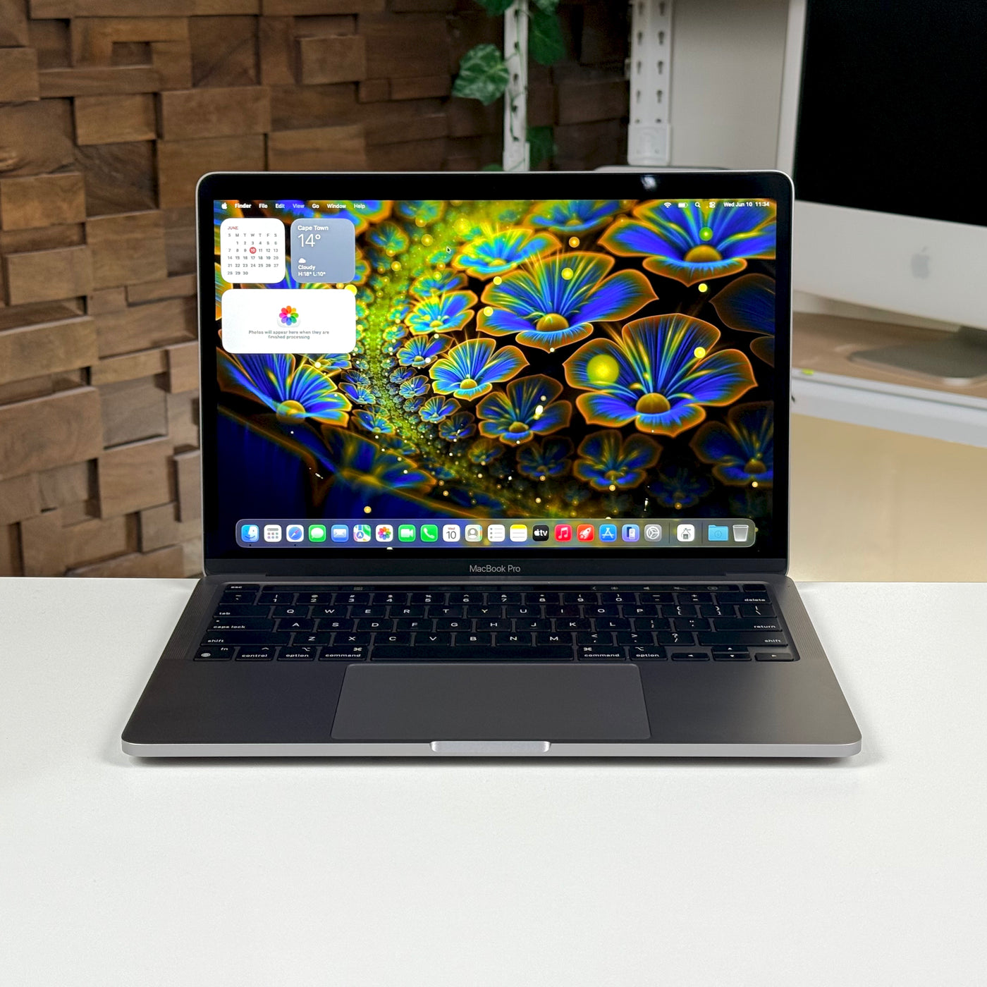 MacBook Pro 13" M2 8GB 512GB Space Gray (2022) - Pre-Owned