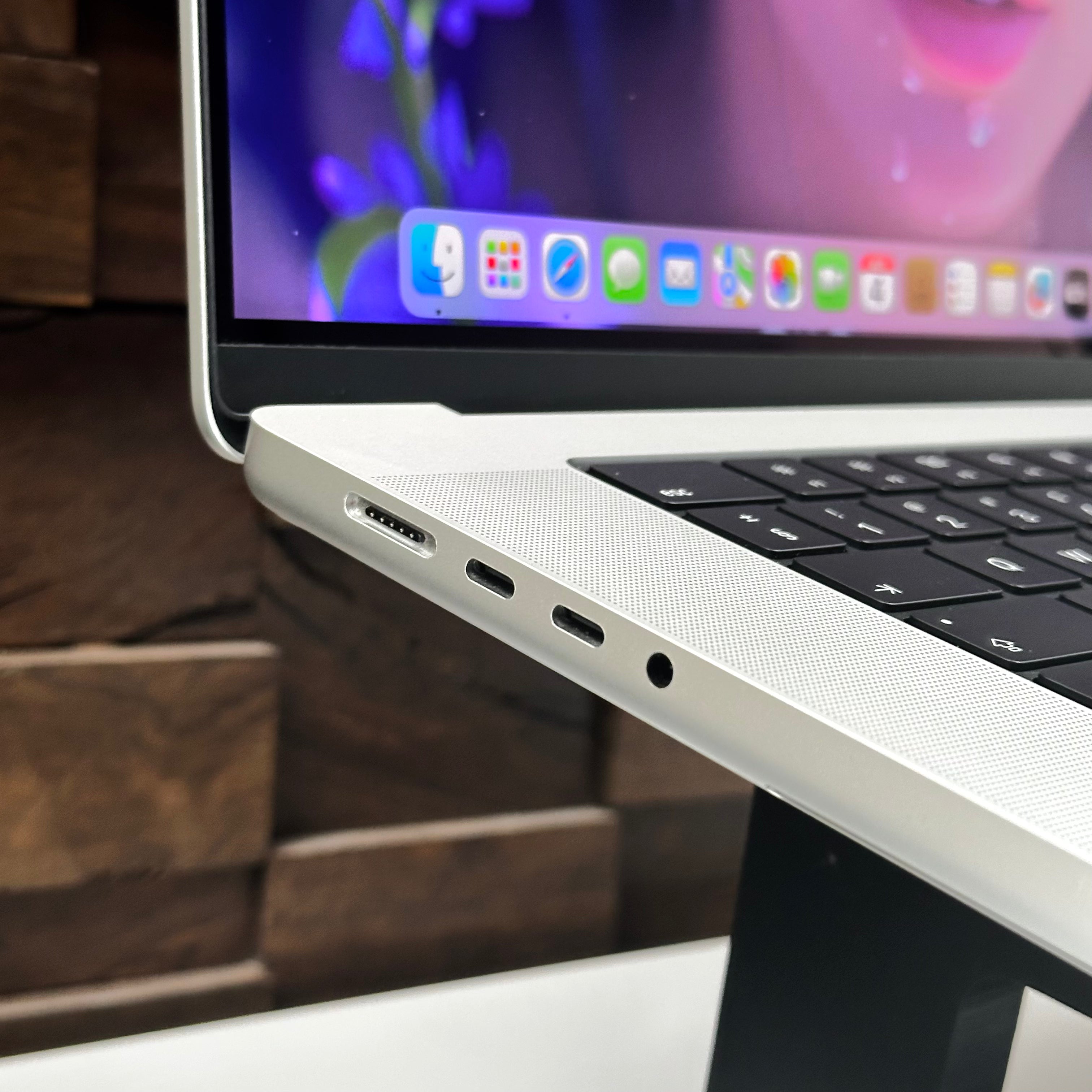 2024 Apple MacBook Pro 16-Inch M4 Pro 14-Core CPU, 20-Core GPU (48GB Unified RAM, 512GB SSD, Silver) - Pre Owned / Apple Limited Warranty - Mac Shack