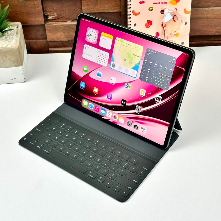 Combo Deal 2020 12.9-inch Apple iPad Pro 4th Gen (1TB, Wifi & Cellular, Space Gray) + Apple Smart Folio Keyboard - Pre Owned / 3 Month Warranty - Mac Shack