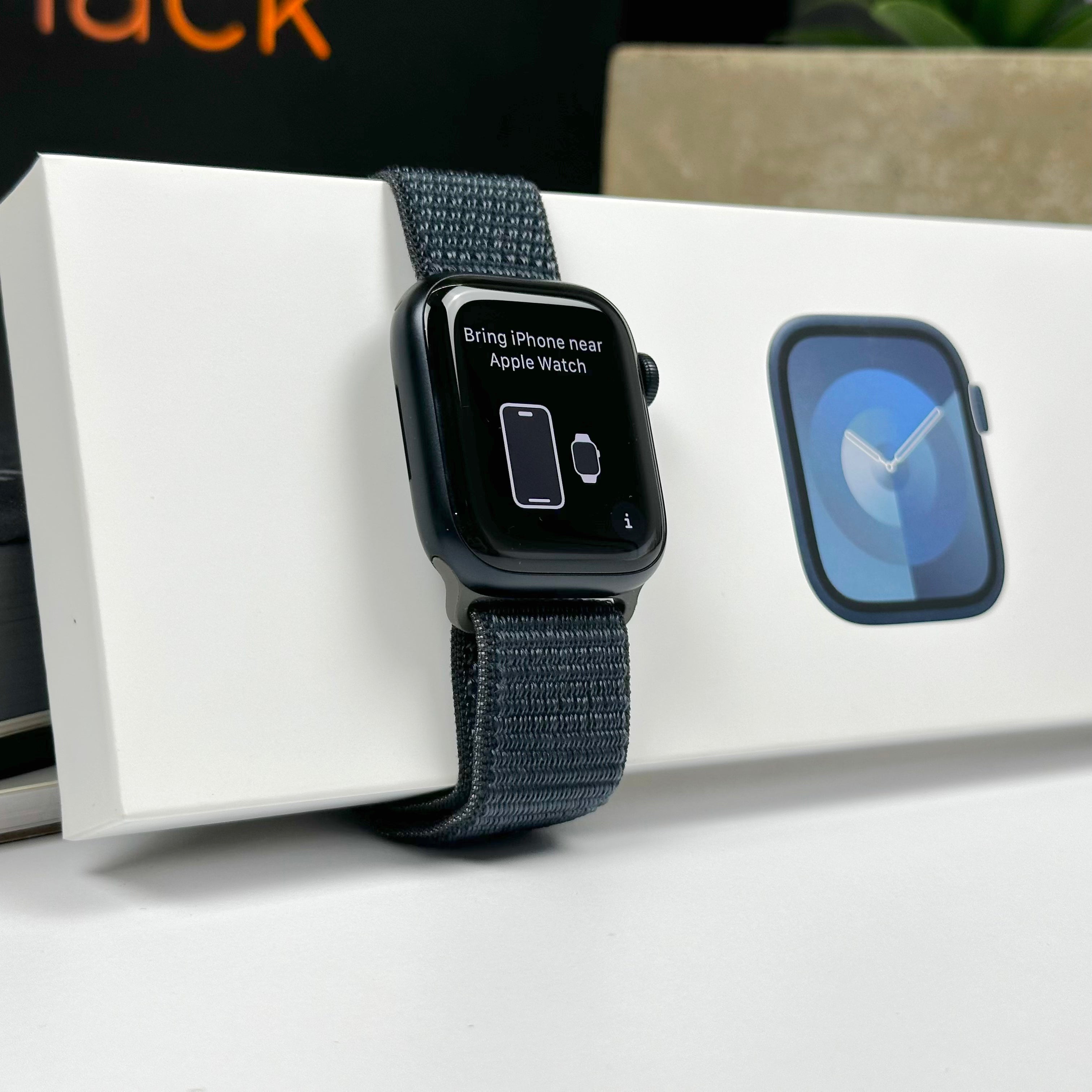 Apple Watch Series 9 (41mm, Midnight Aluminium with Midnight Sports Loop, GPS) - Pre Owned / 3 Month Warranty - Mac Shack