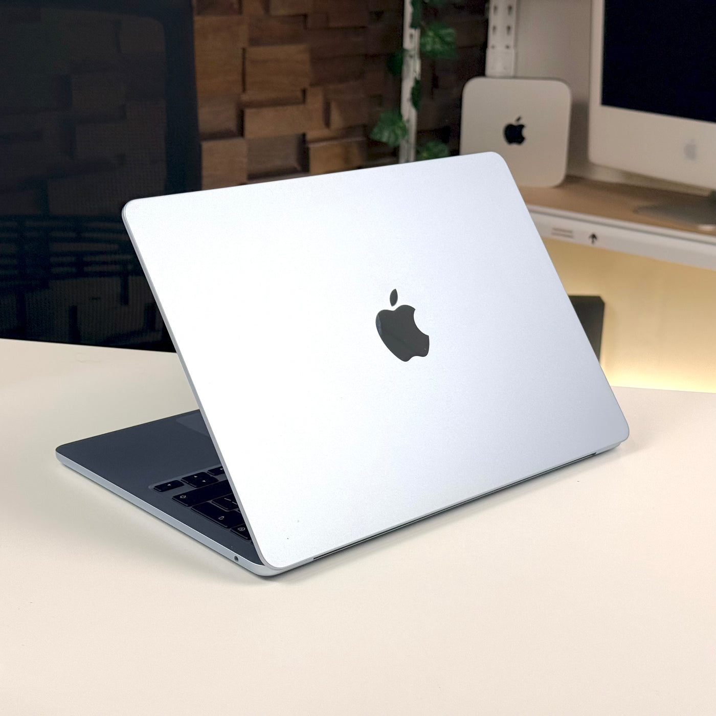 MacBook Air 13" M4 16GB 256GB Sky Blue (2025) - Pre-Owned