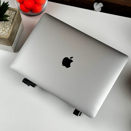 2020 MacBook Air 13-inch M1 8GB RAM 256GB SSD in Space Gray
