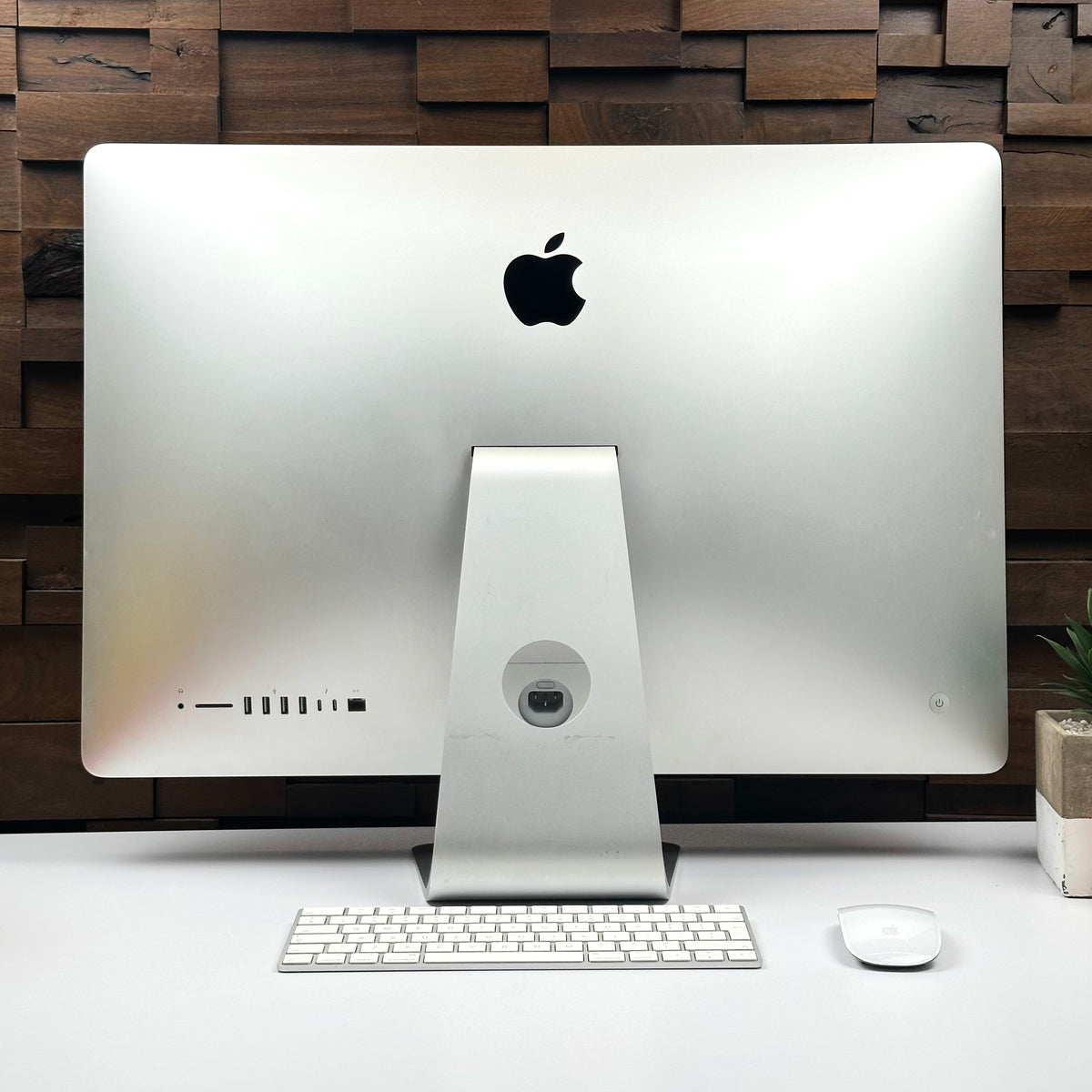 Apple iMac 27-inch 3.0GHz 6-Core i5 (5K Retina, 8GB RAM, 1TB Fusion, Silver) - Pre Owned  / 3 Month Warranty - Mac Shack