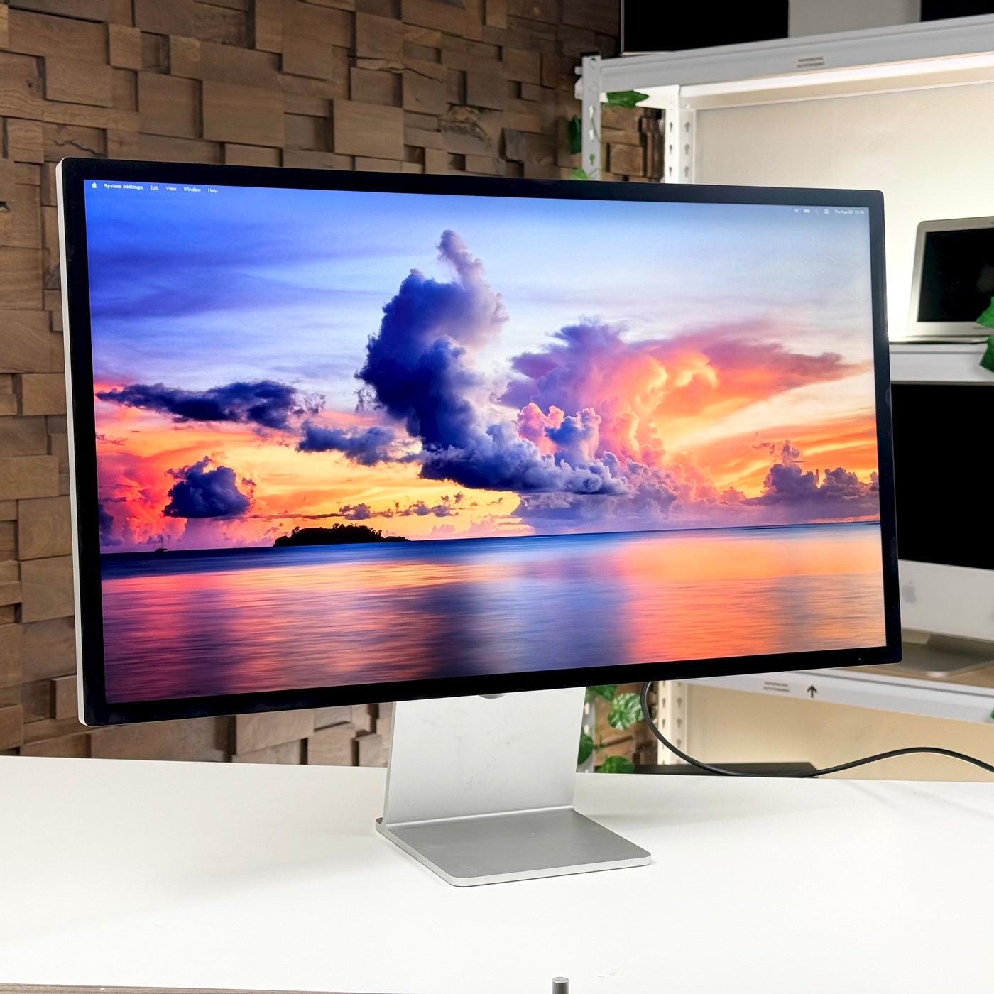 Apple Studio Display 27" Tilt-Adjustable Stand, Nano-Texture Display (2022) - Pre-Owned