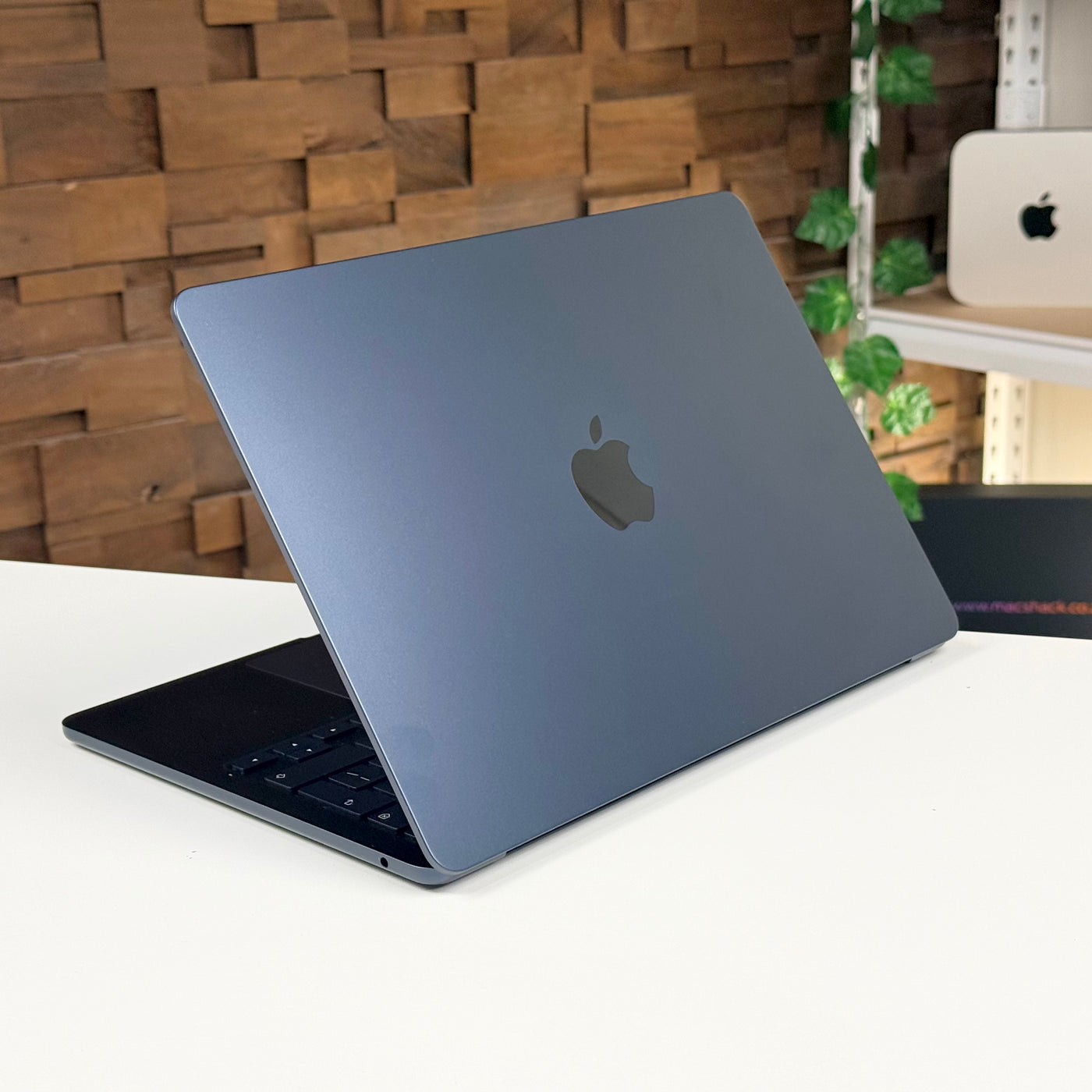 MacBook Air 13" M2 16GB 256GB Midnight (2022) - Pre-Owned