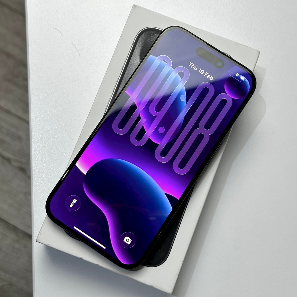 iPhone 15 Pro 256GB Black Titanium (2023) - Pre-Owned