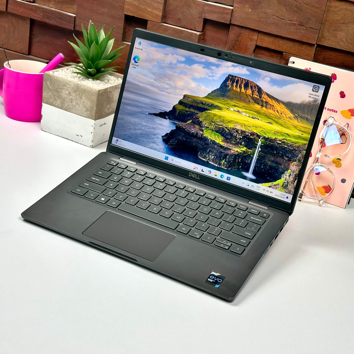 Dell Latitude 7320 13-Inch 3.0GHz Quad-Core i7-1185G7 (16GB RAM, 256GB SSD, Black) - Pre Owned / 3 Month Warranty - Mac Shack