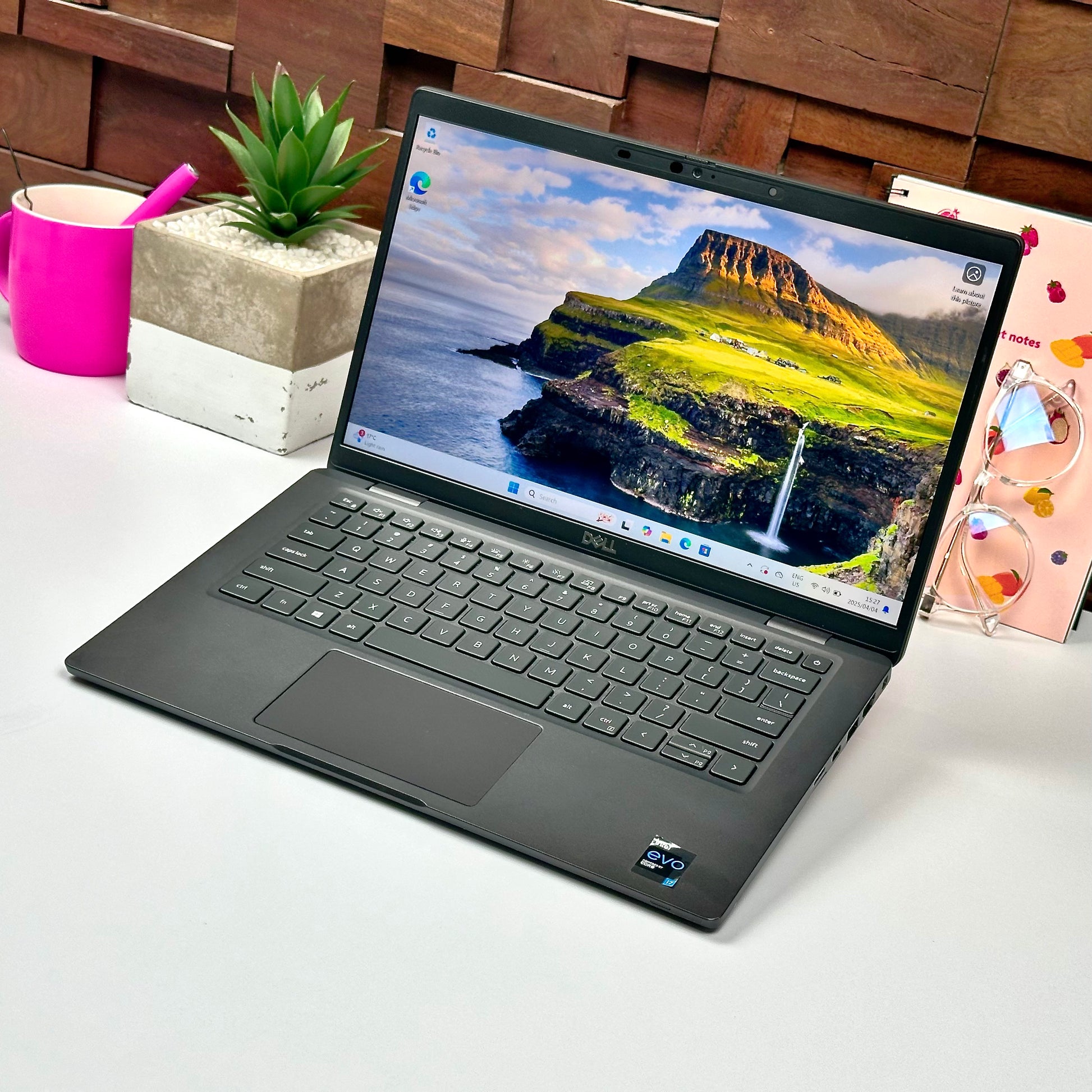 Dell Latitude 7320 13-Inch 3.0GHz Quad-Core i7-1185G7 (16GB RAM