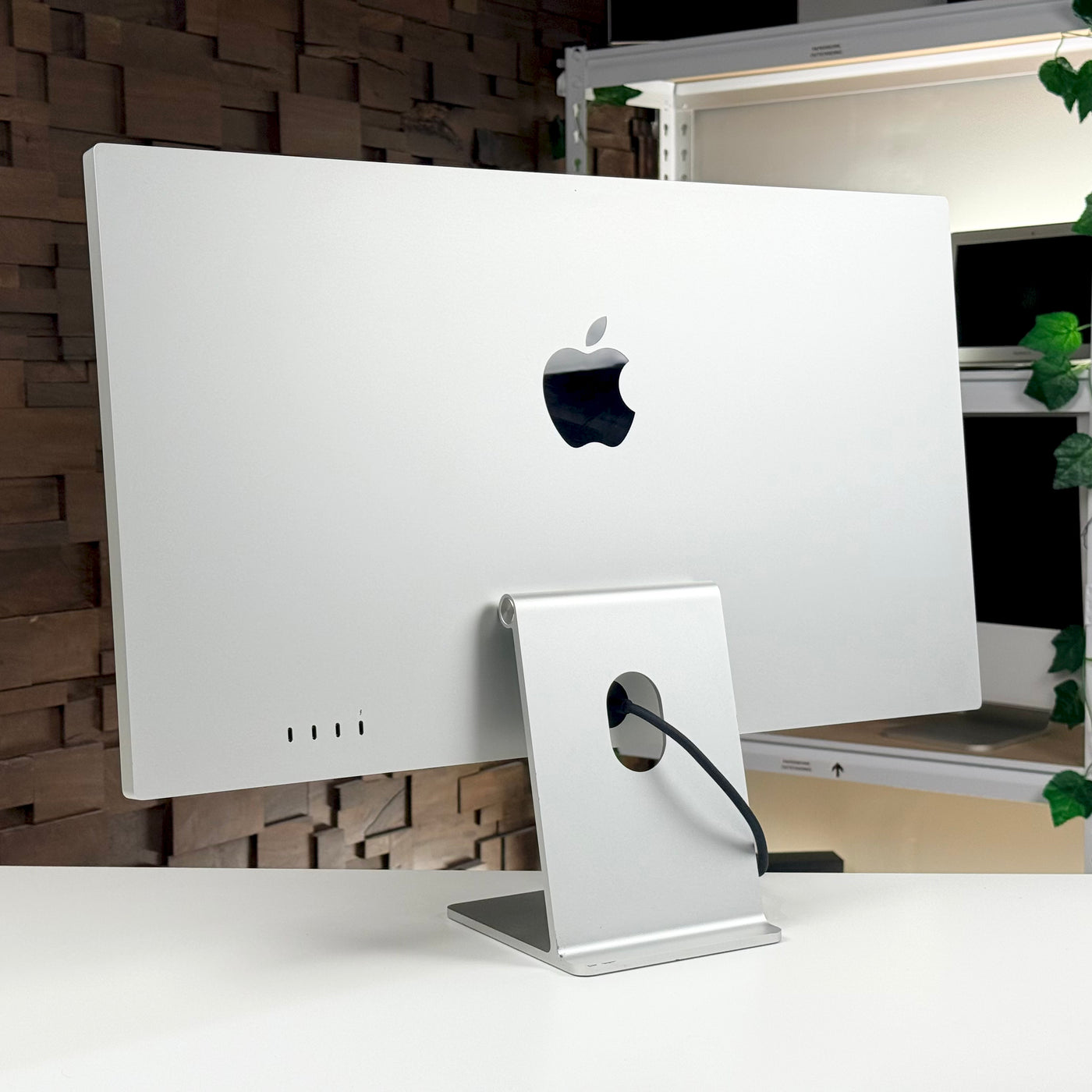 Apple Studio Display 27" Tilt-Adjustable Stand, Nano-Texture Display (2022) - Pre-Owned