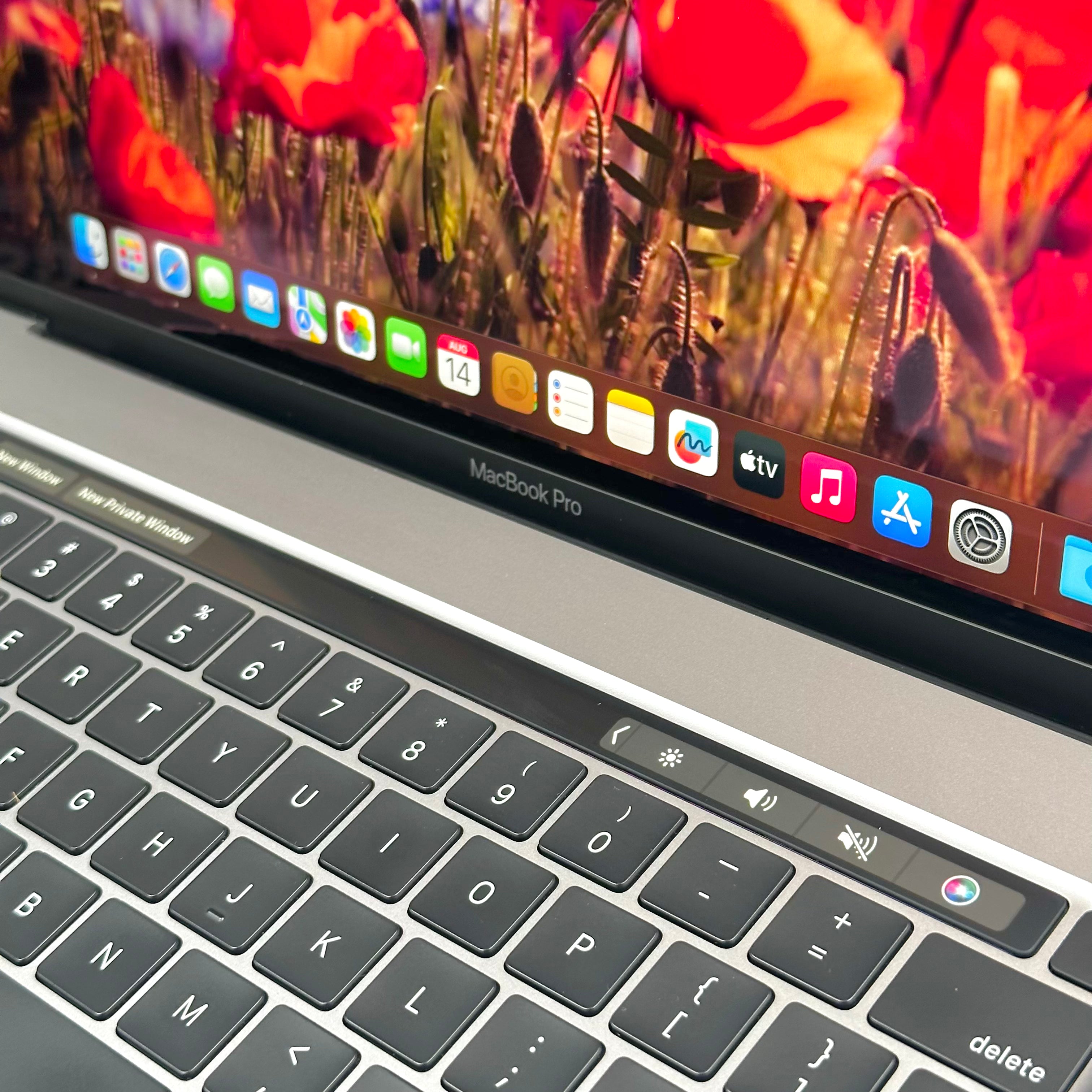 2019 Apple MacBook Pro 16-Inch 2.6GHz 6-Core i7 (Touch Bar, 16GB RAM, 1TB SSD, Space Gray) - Pre Owned / 3 Month Warranty - Mac Shack