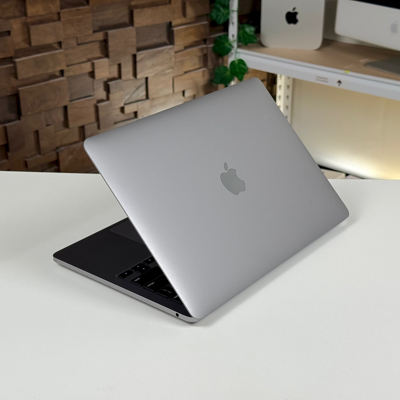 MacBook Pro 13" M2 8GB 512GB Space Gray (2022) - Pre-Owned