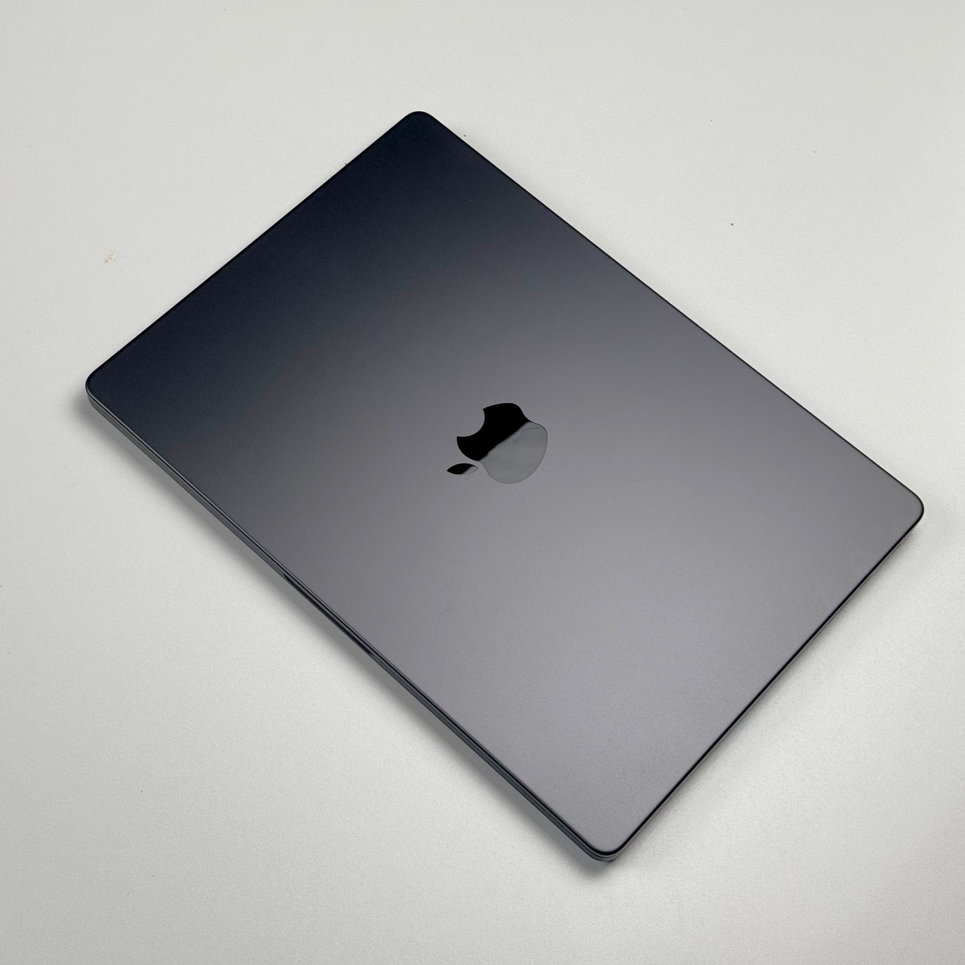 MacBook Pro 14" M5 16GB 1TB Space Black (2025) - Pre-Owned