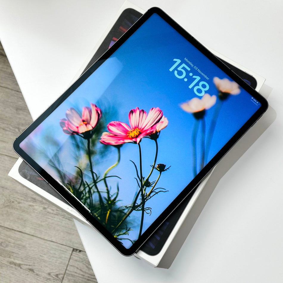 iPad Pro 12" 5th Gen M1 256GB Wifi & Cellular Space Gray (2021) + Smart Folio Keyboard - Pre-Owned
