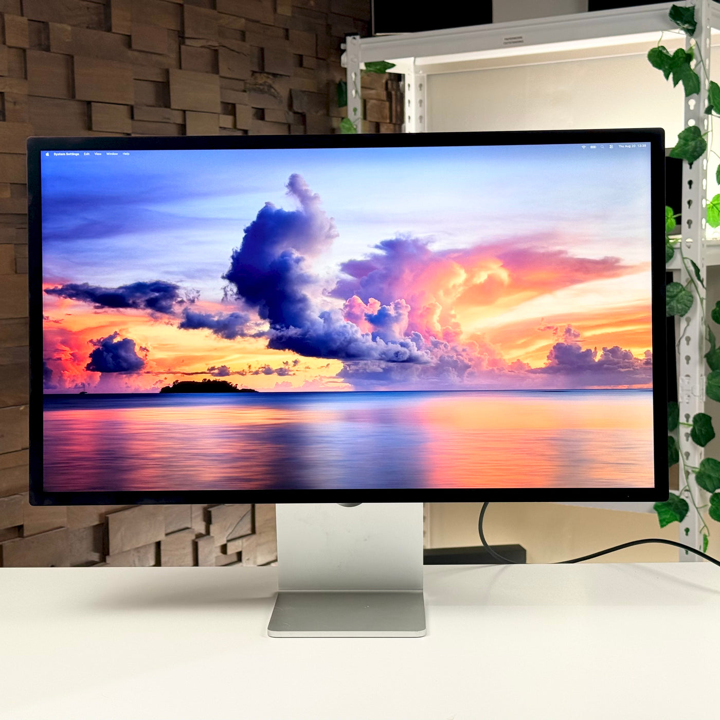 Apple Studio Display 27" Tilt-Adjustable Stand, Nano-Texture Display (2022) - Pre-Owned