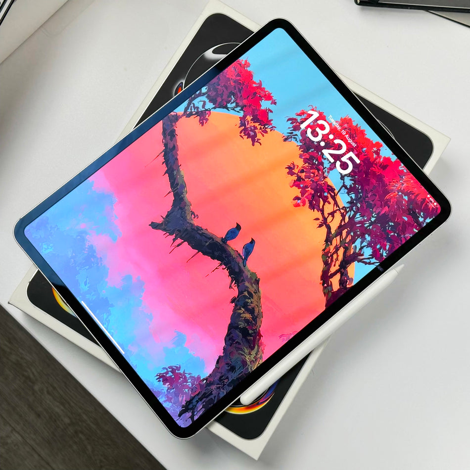 Combo Deal 2024 13-inch Apple iPad Pro M4 (1TB, Wifi & Cellular, Silver with Nano Texture Glass) + Magic Keyboard + Pencil Pro - Pre Owned / Limited Apple Warranty