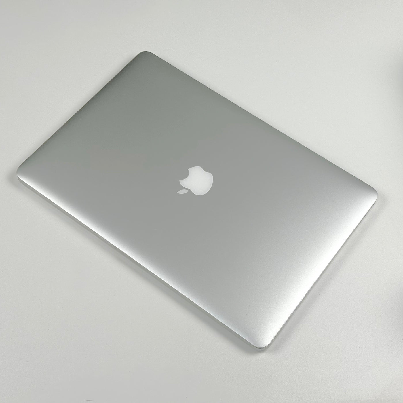 MacBook Pro 15" Intel Core i7 16GB 256GB Silver (2015) - Pre-Owned