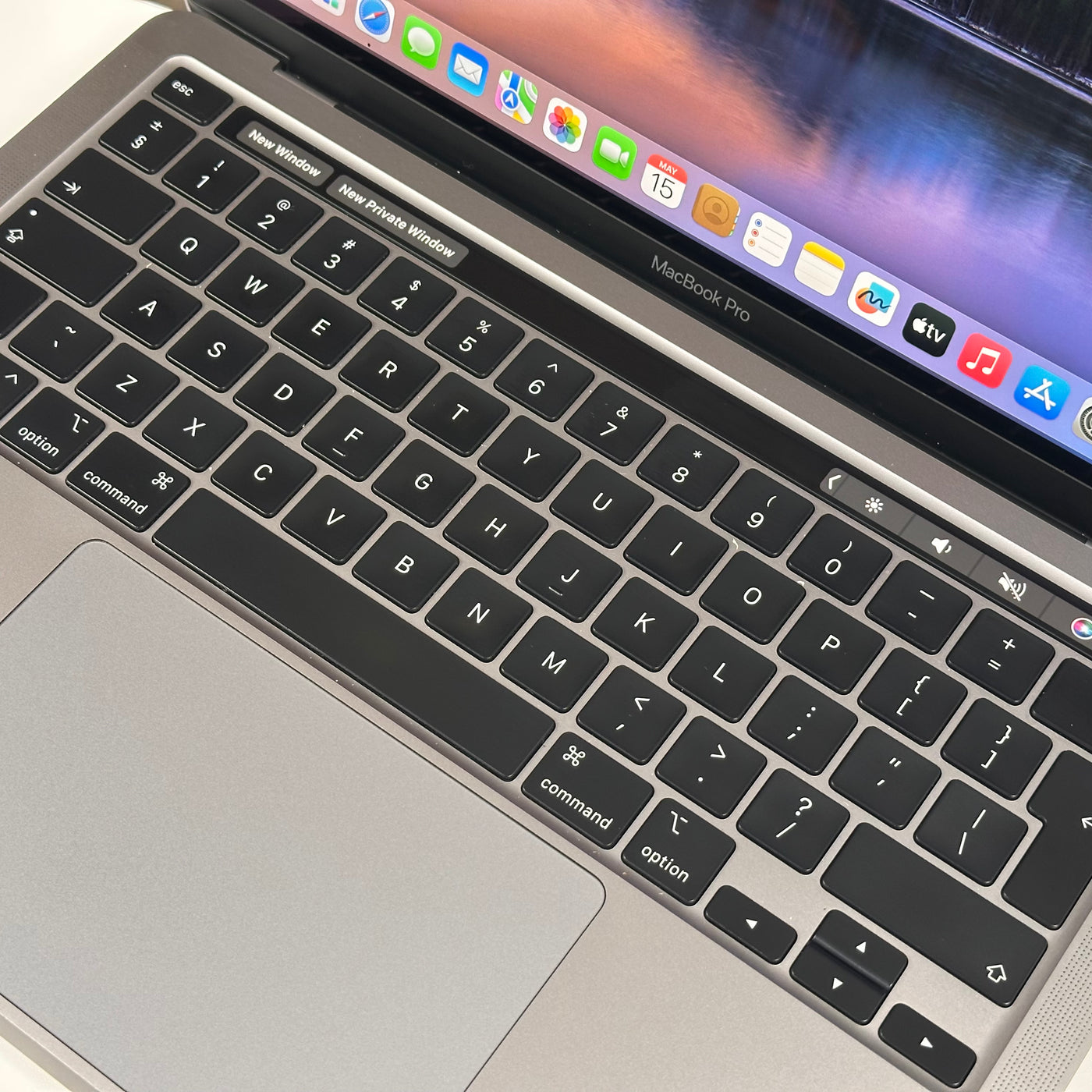 MacBook Pro 13-inch Intel Core i5 8GB 512GB Space Gray (2020) - Pre-Owned - Mac Shack