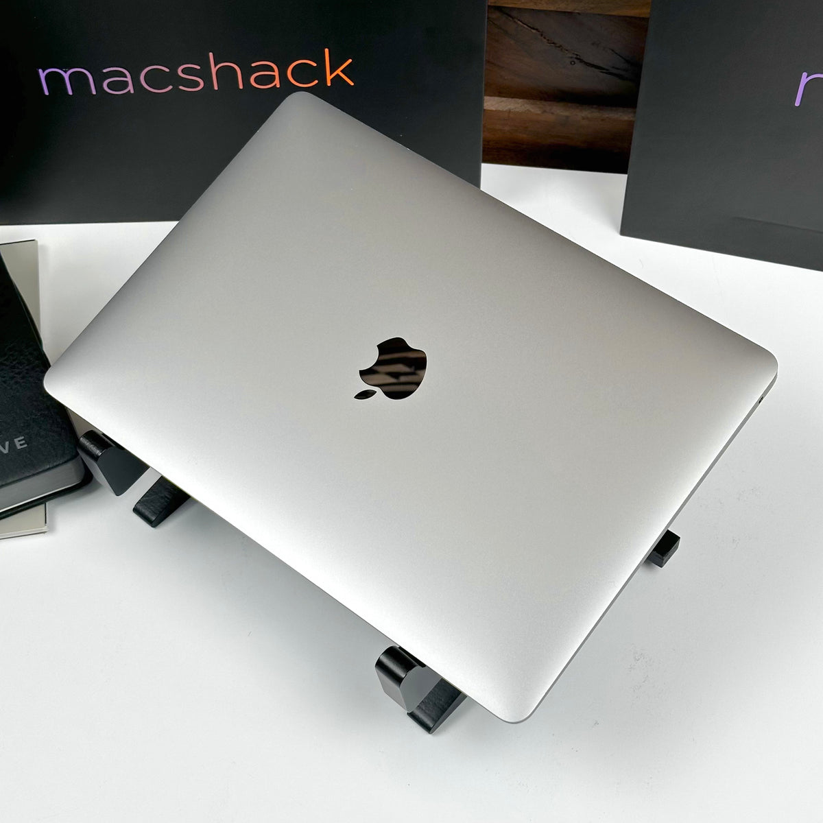 2020 Apple MacBook Air 13-inch M1 8-Core CPU, 7-Core GPU (16GB Unified RAM, 256GB SSD, Space Gray) - Pre Owned / 3 Month Warranty - Mac Shack