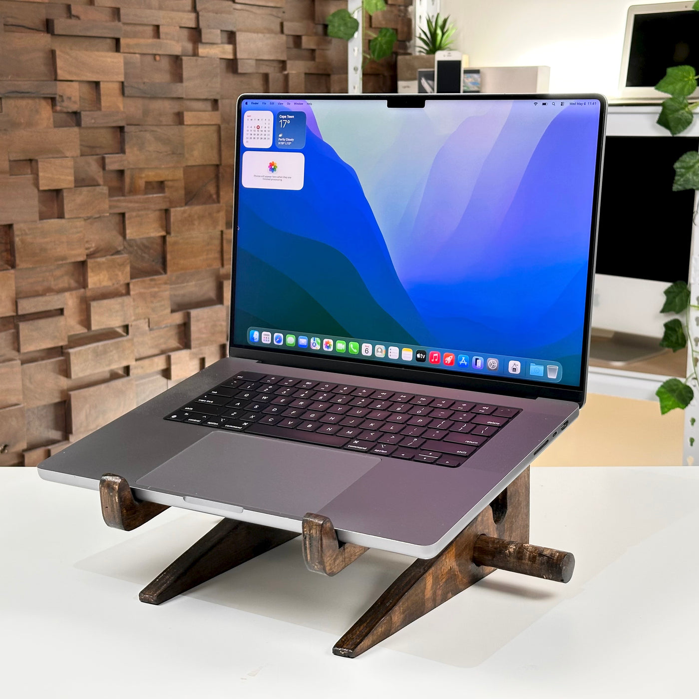 MacBook Pro 16-inch M2 Pro 16GB 512GB Space Gray (2023) - Pre-Owned - Mac Shack