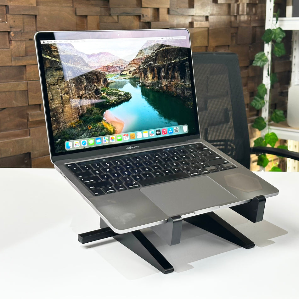 MacBook Pro 13" Intel Core i5 16GB 512GB Space Gray (2020) - Pre-Owned