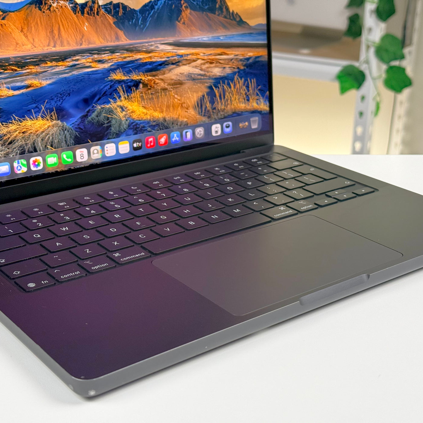 MacBook Pro 14" M5 16GB 512GB Space Black (2025) – pre-owned, view 4