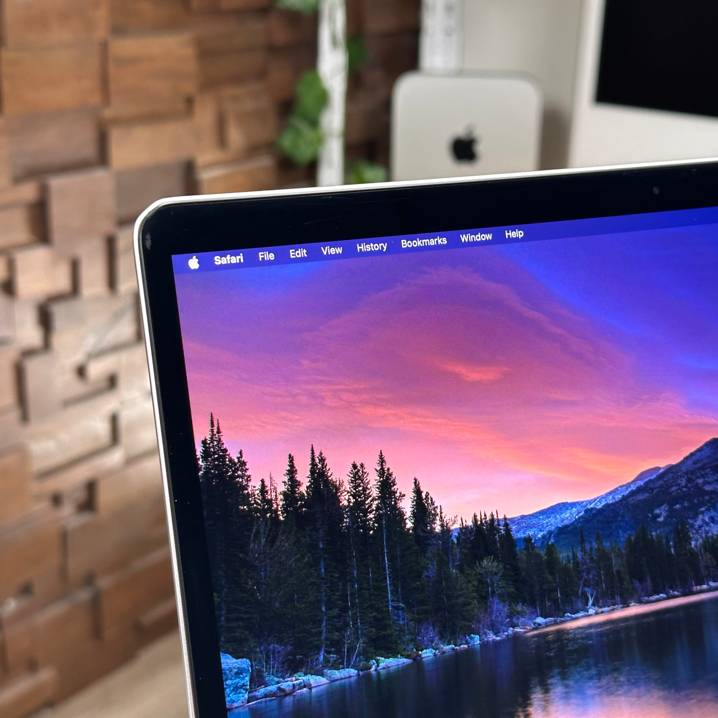 MacBook Pro 13-inch Intel Core i5 8GB 512GB Space Gray (2020) - Pre-Owned - Mac Shack