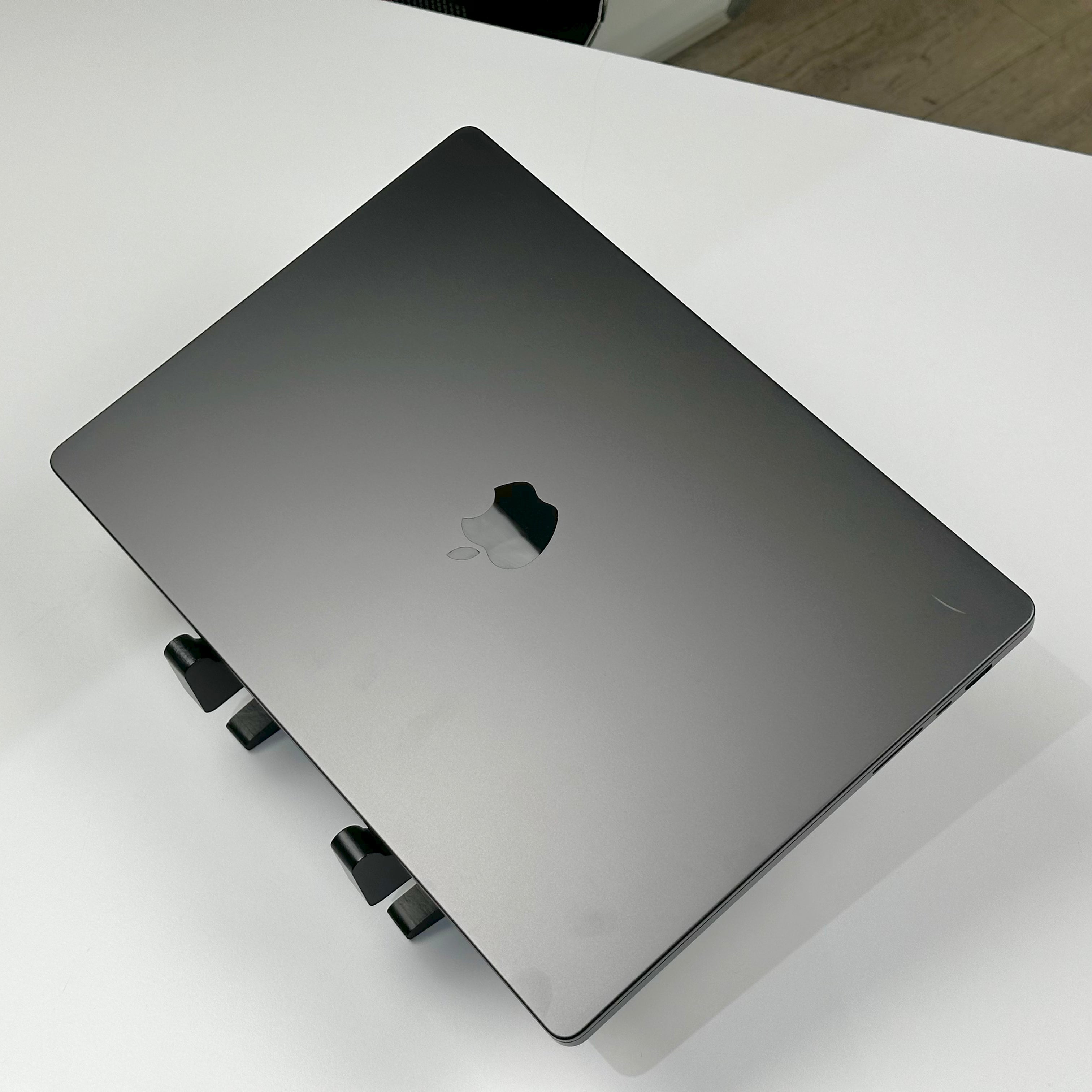 MacBook Pro 16-inch M3 Pro 18GB 512GB Space Black (2023) - Pre-Owned - Mac Shack